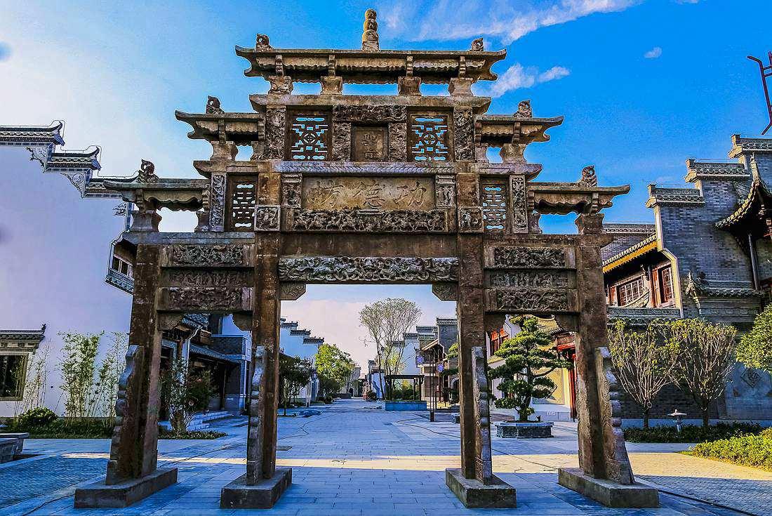 芜湖_2025天天彩全年免费资料,小心诠释、全面解答与解释